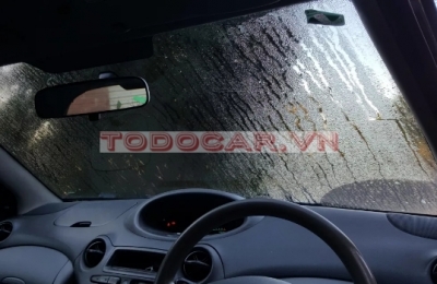 Những cách xử lý kính bị mờ khi di chuyển trong trời mưa