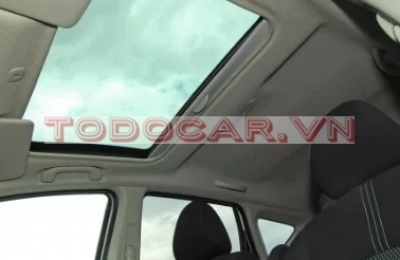Sunroof và Moonroof hai loại cửa nóc trên ô tô