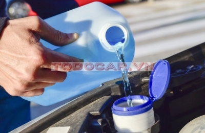 Một số vấn đề bạn cần biết về nước rửa kính ô tô