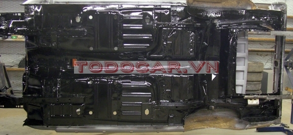 Sơm phủ gầm giúp bảo về gầm xe