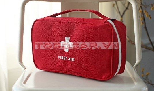 Hộp y tế một trang bị rất thông dụng trên ô tô