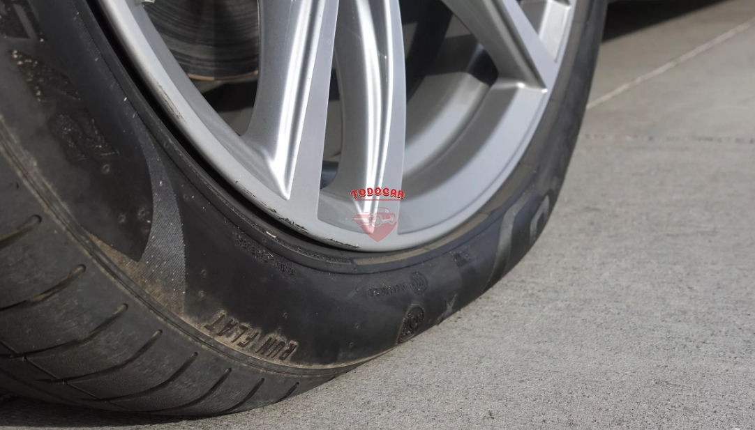 Lốp xe bị non hơi rất dễ nổ khi di chuyển trên cao tốc